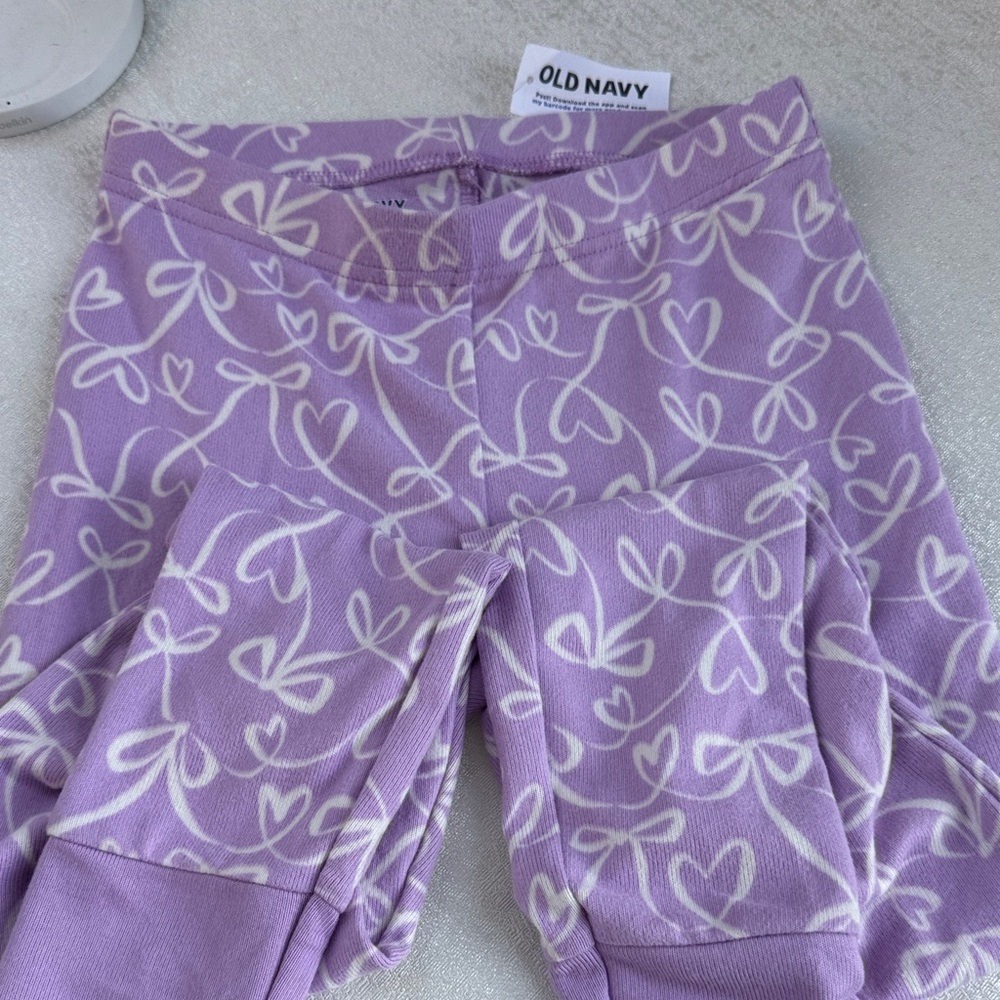 Old Navy Lavender Leggings with White Heart & Bow Print